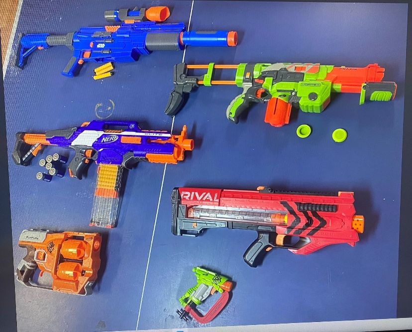 6 Nerf Guns Great Condition