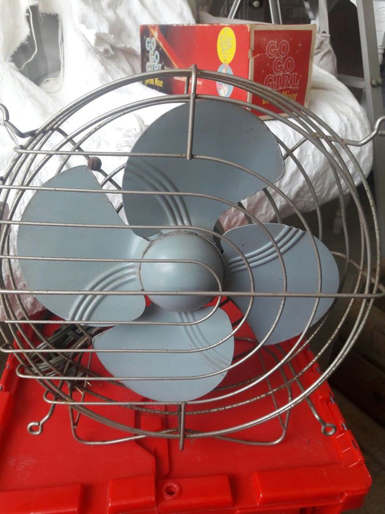 Vintage 10inch fan runs nice great paint see our other items on my sight