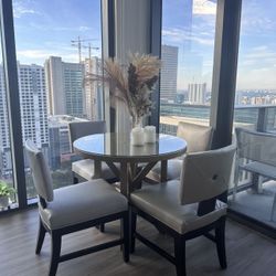 Only Table  / Solo Mesa