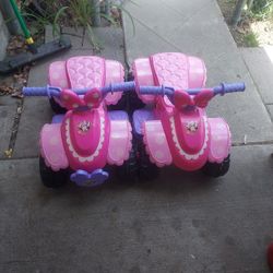 1 Minnie Mouse Scooters