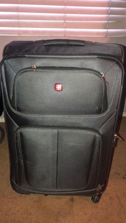 SWISSGEAR Softside Travel Suitcase