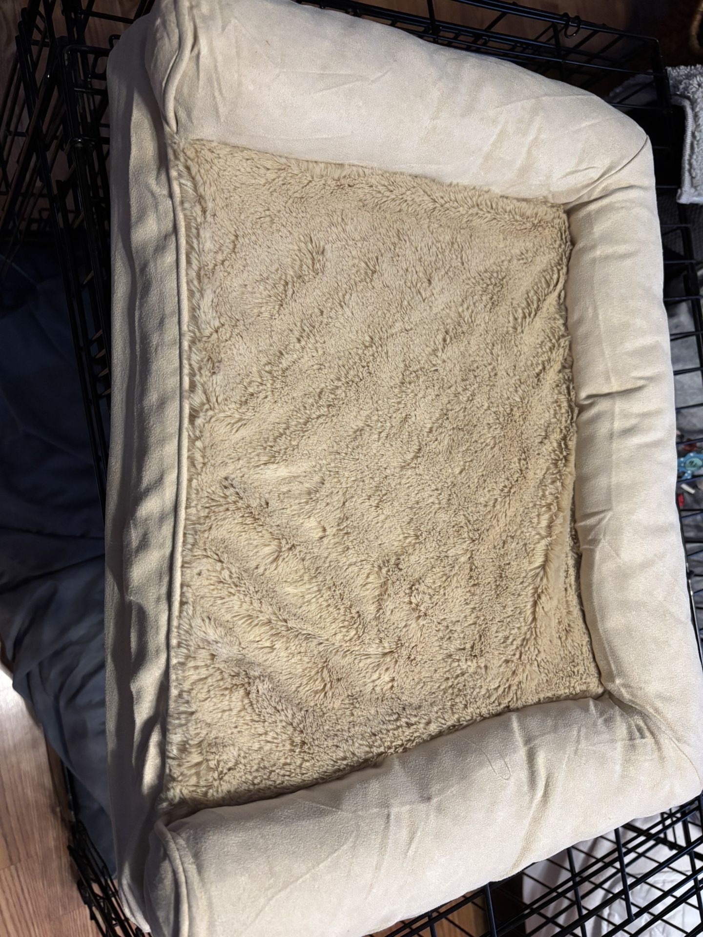 Small Tan dog bed. Unzips to clean. Never used. Pet bed 