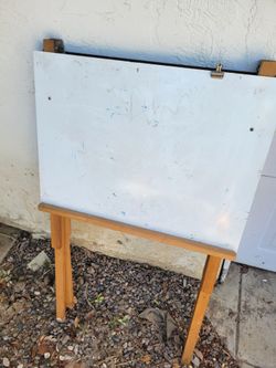 Dry erase/chalkboard easle