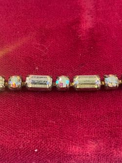 Vintage costume rhinestone beautiful 15 1/2 necklace missing last stone at the end