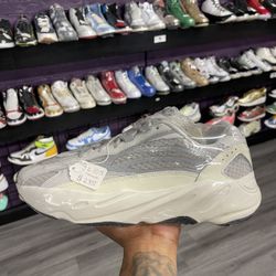 Adidas Yeezy 700 V2 “static”