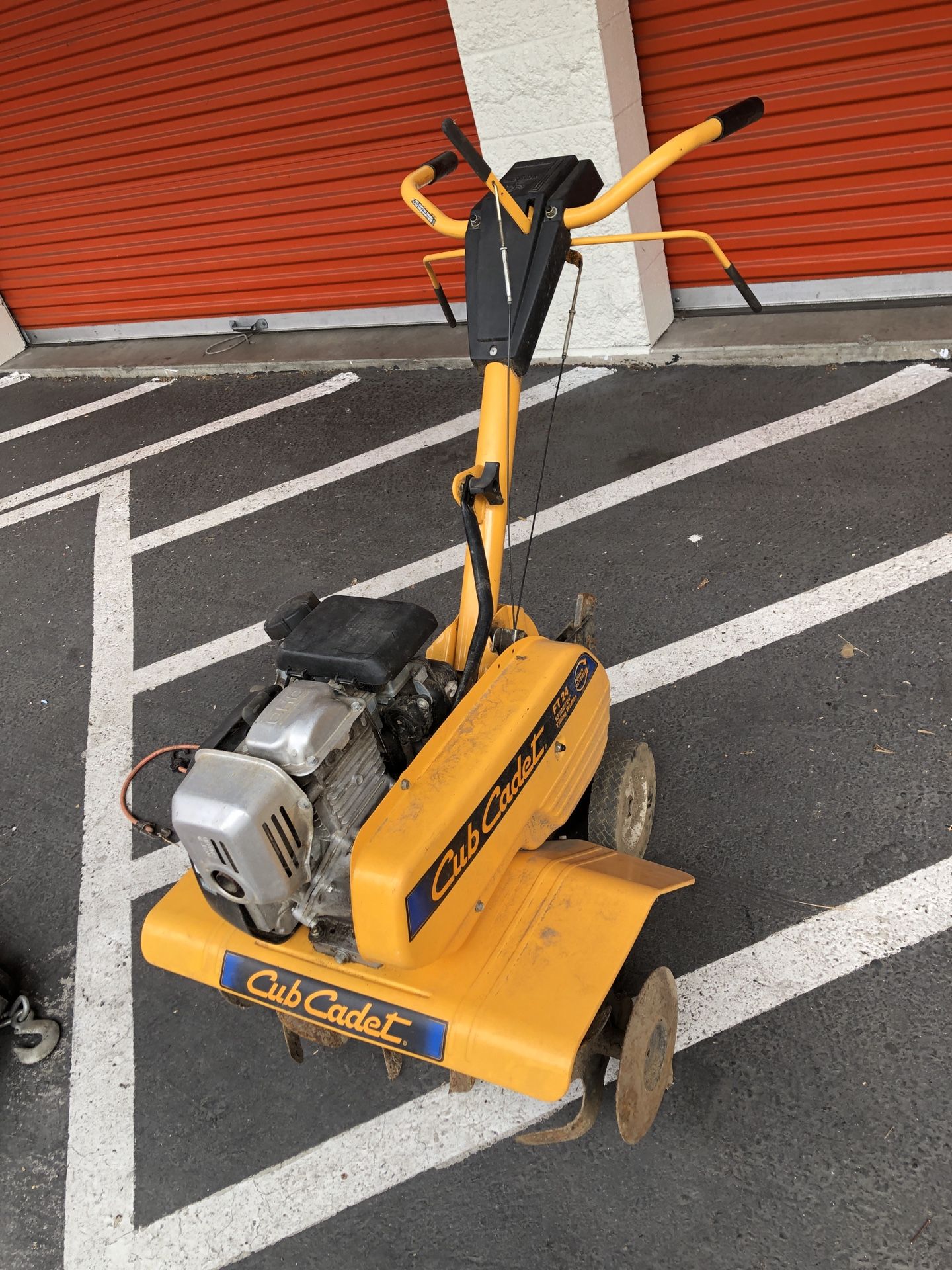 Cub Cadet Garden Tiller, model: 21A-395A756