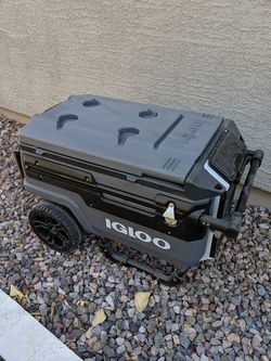 Igloo 70 Qt. Trailmate Roller Cooler