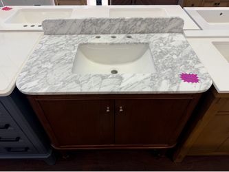 Collette 36 in. Single Sink Freestanding Bathroom Vanity in Cinnamon Oak with White Carrara Marble Top