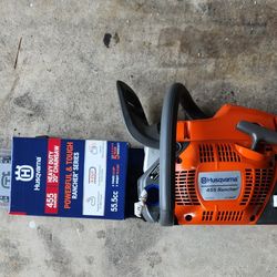 Husqvarna 455 Rancher Gas Chainsaw, 55-cc 3.5-HP, 2-Cycle X-Torq Engine, 20 Inch Chainsaw with Automatic Oiler, For Wood Cutting, Tree Trimming an