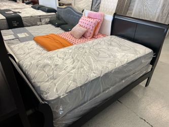 Furniture, sofa, sectional chair, recliner, couch, mattress, boxspring, bunkbed, bed, frame, queen, king, full twin