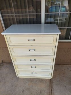 Vintage Dresser, All Wood, 5 Roomy Drawers, Sturdy, Clean, Can Deliver for a Small Fee