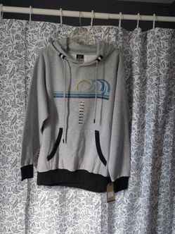 New with tags - Gray Sweatshirt Adult size medium