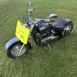 2004 Suzuki 800. $2000