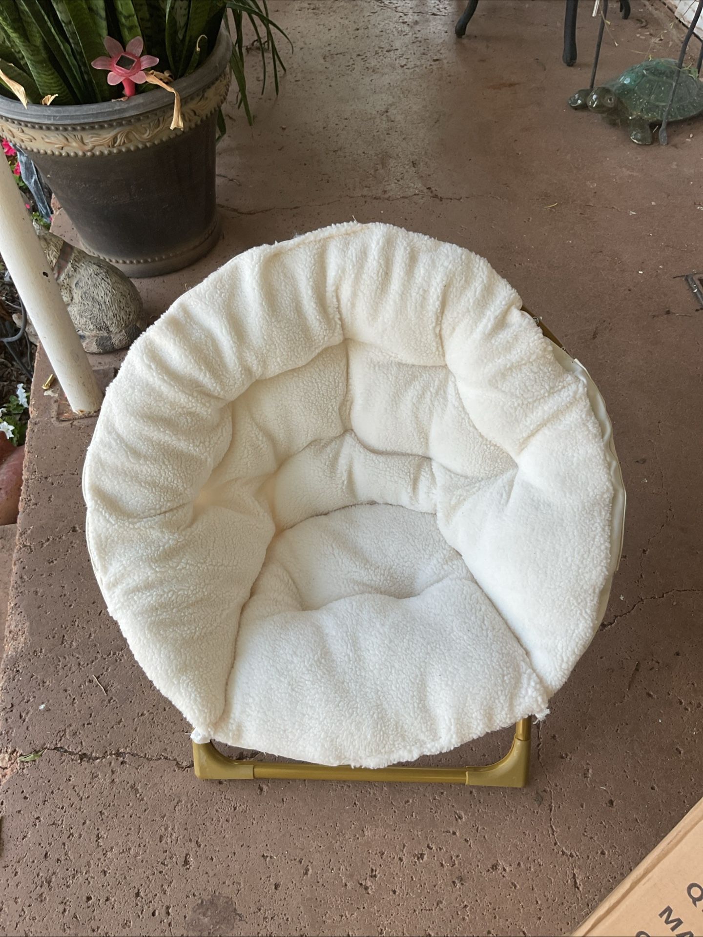 PRODUCT DETAILS: Chair measures: 20.9"W x 23.6"D x 22.8"H when open. Weight capacity is 125 lbs. Perfect for kids ages 3+