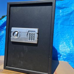 Wall Safe - small