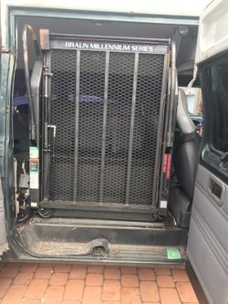 Wheelchair lift Braun millennium series for Sale in Miramar, FL - OfferUp