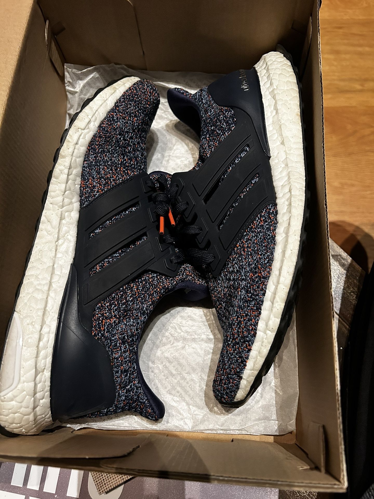 Adidas UltraBOOST 8 1/2 Lightly Worn