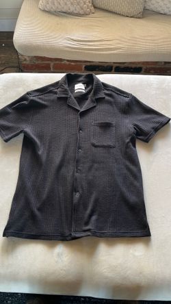 Men’s Black Button Up Size Medium