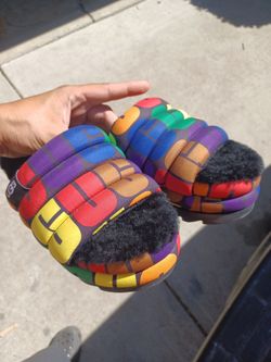 Women's UGG maxi pride slides rainbow