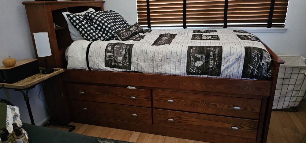 Captain Twin Bed With Storage 