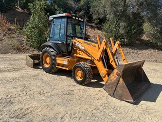 Case 570mxt skip loader tractor enclosed cab