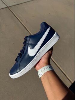 Nike Court Royale