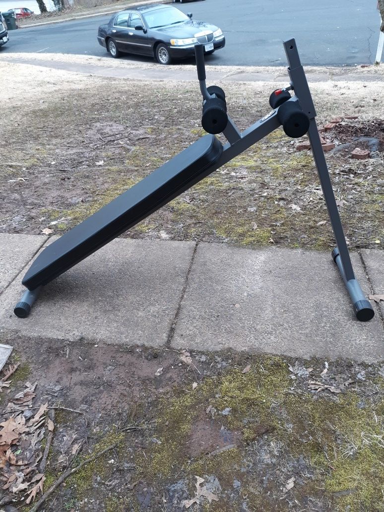 Adjustable ab bench