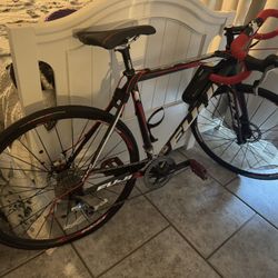 Fiji Cross Bike With Base 