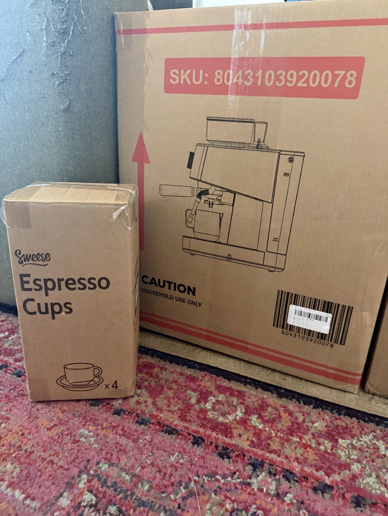Espresso Machine + Cups (Set of 4)
