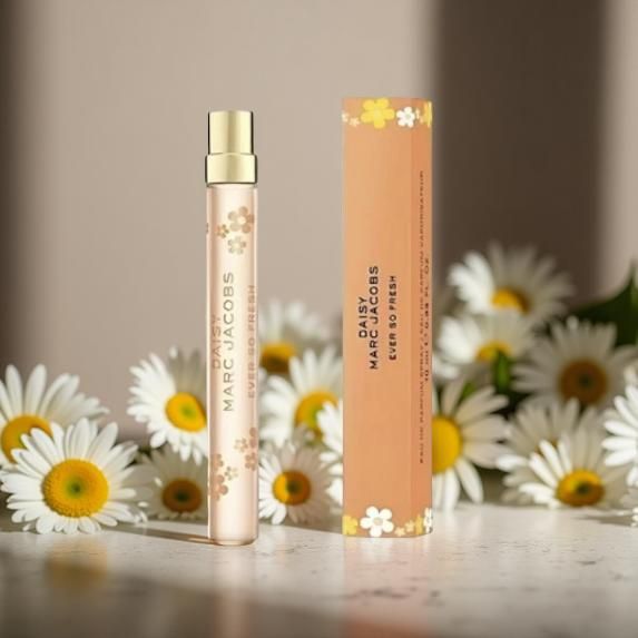 Pending Sell 🎄New. Marc Jacob’s Daisy Travel Size 