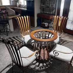 Table With 4 Chairs 