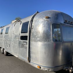 1971 Airstream Sovereign 