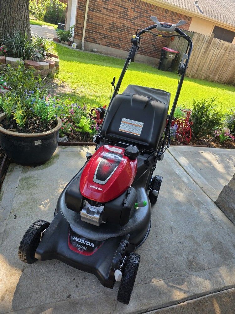 Honda Hrn216vya With Blade Control Like New $460 Price Firm// Seminueva Precio Firme $460