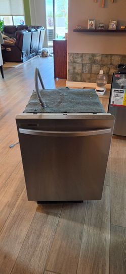 FREE Samsung Stainless Steel Built-In Dishwasher