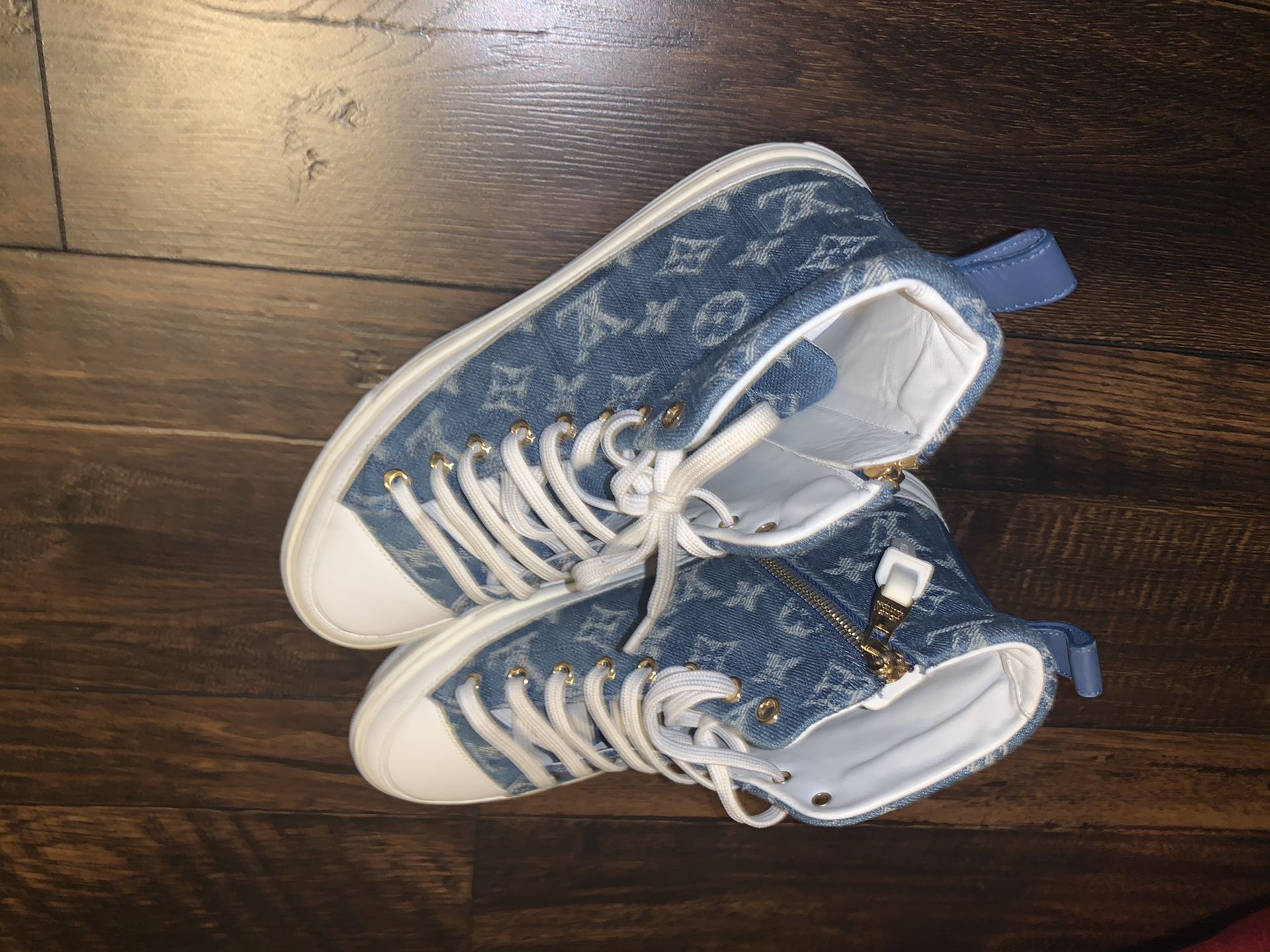 Blue louisvuitton shoes