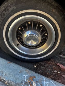 1962 Pontiac Bonneville  8-Lug Rims and tires