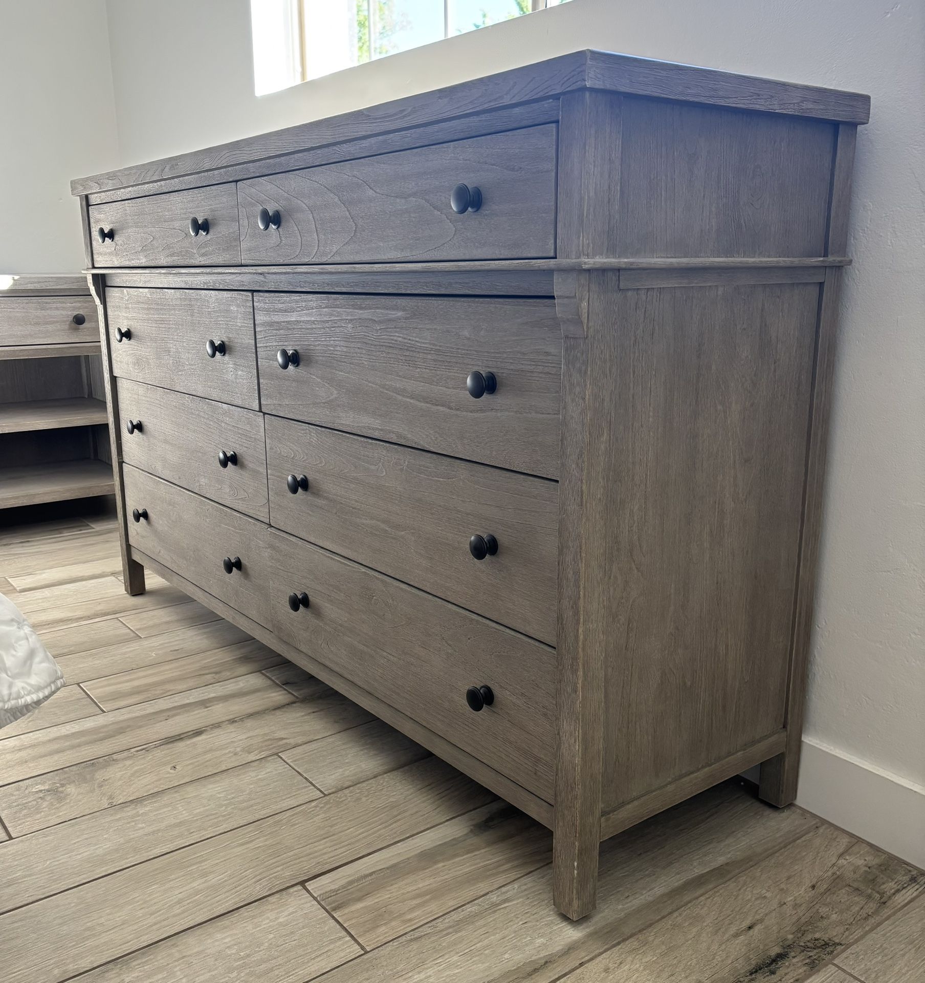 Pottery Barn Toulouse 8 M-Drawer Dresser (60”)