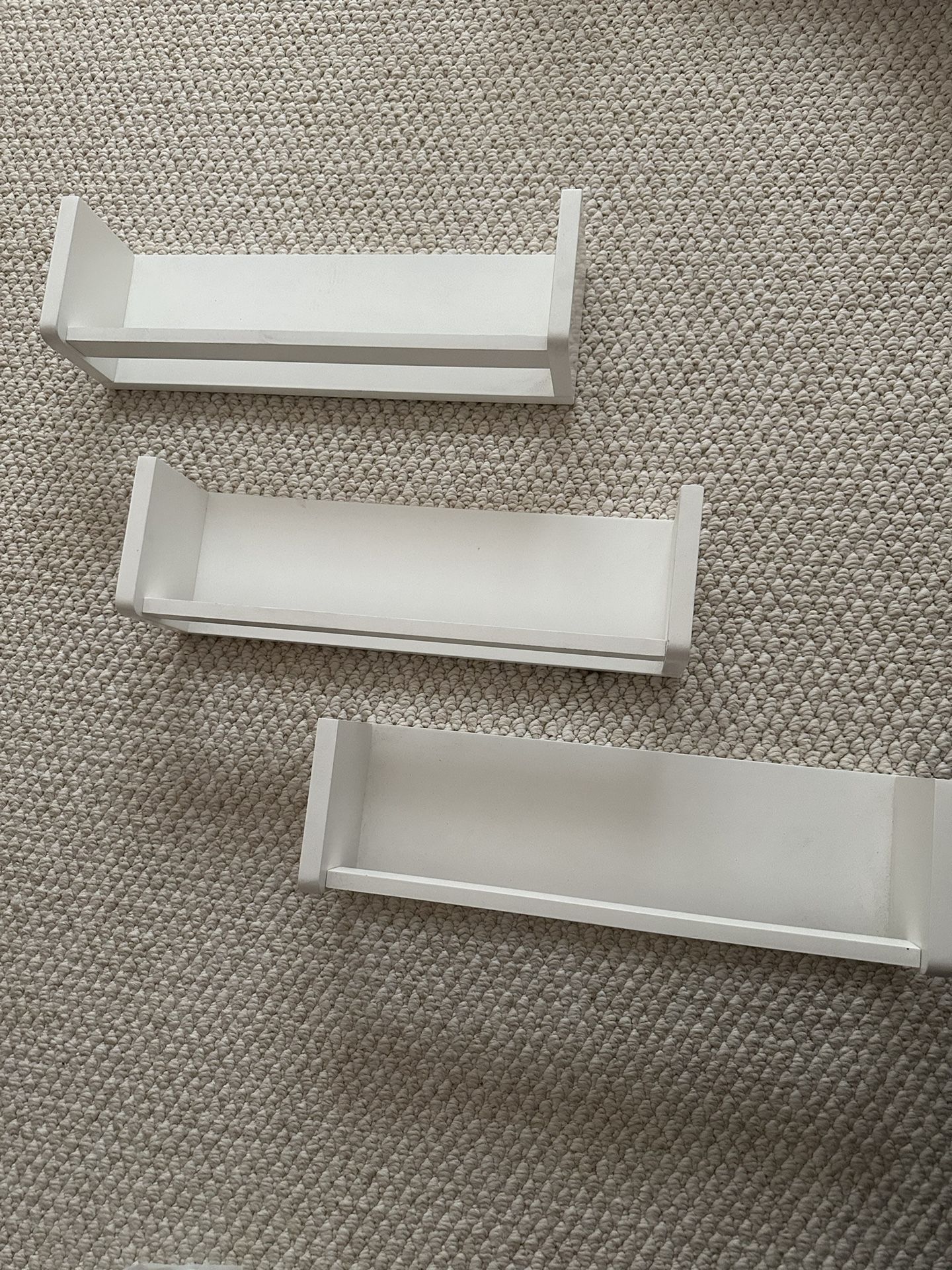 Set Of 3 Decorative Shelves 