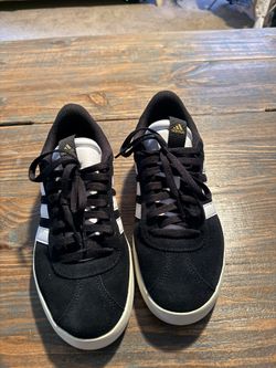 Women’s 8.5 Adidas VL Court 3.0 Shoes- Wore Once Outside