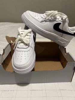Size 4Y, 5.5W Nike Air Force 1 Low White/Black