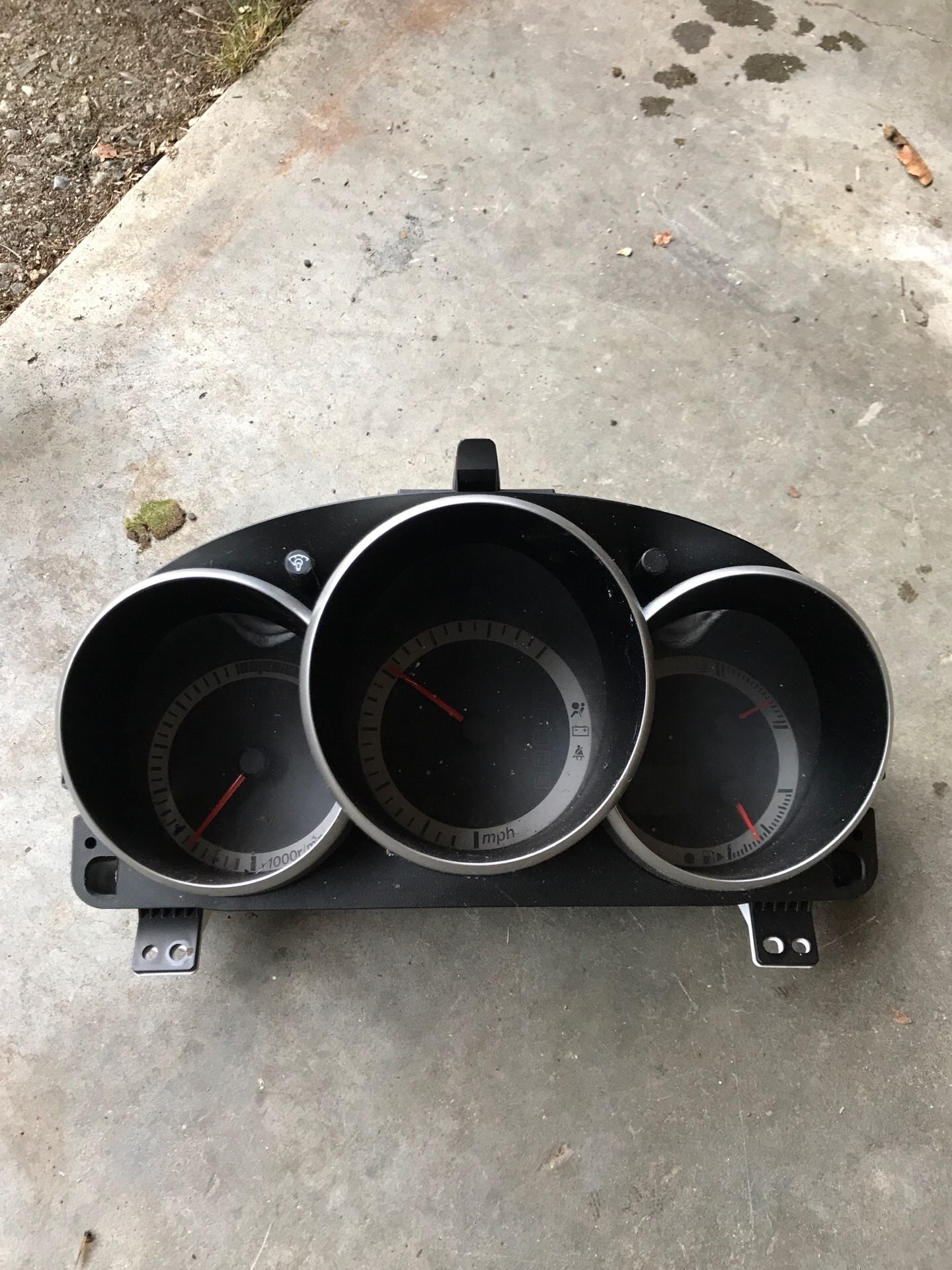 Mazda 3 speedometer cluster