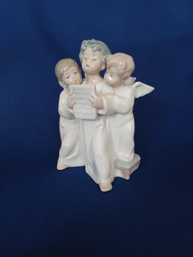 LLADRO #4542 THREE ANGEL CHOIR BOYS SINGING FINE PORCELAIN FIGURINE 7" TALL