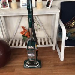 Shark Vacuum Cleaner Very Good Condition Works Perfect Never New Section