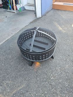 Outdoor Fire Pit with Spark Screen