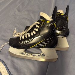 CCM 2092 Tacks Ice Skate 