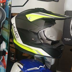 Size medium. HJC Motocross Helmet Matte Black Neon Yellow