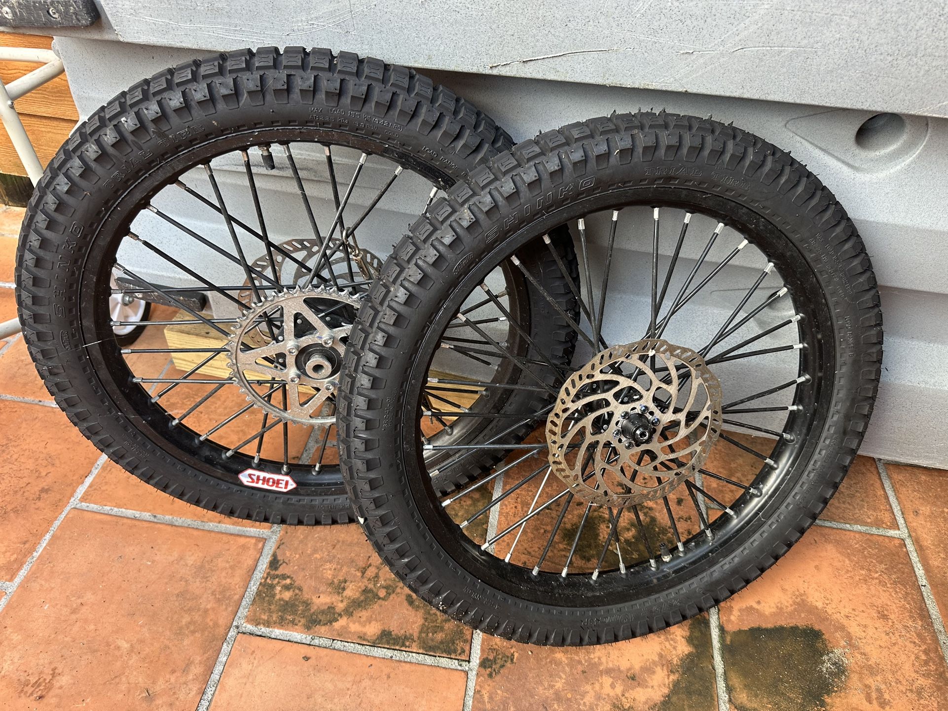 Electric Dirt Bike Tires And Electric Motor