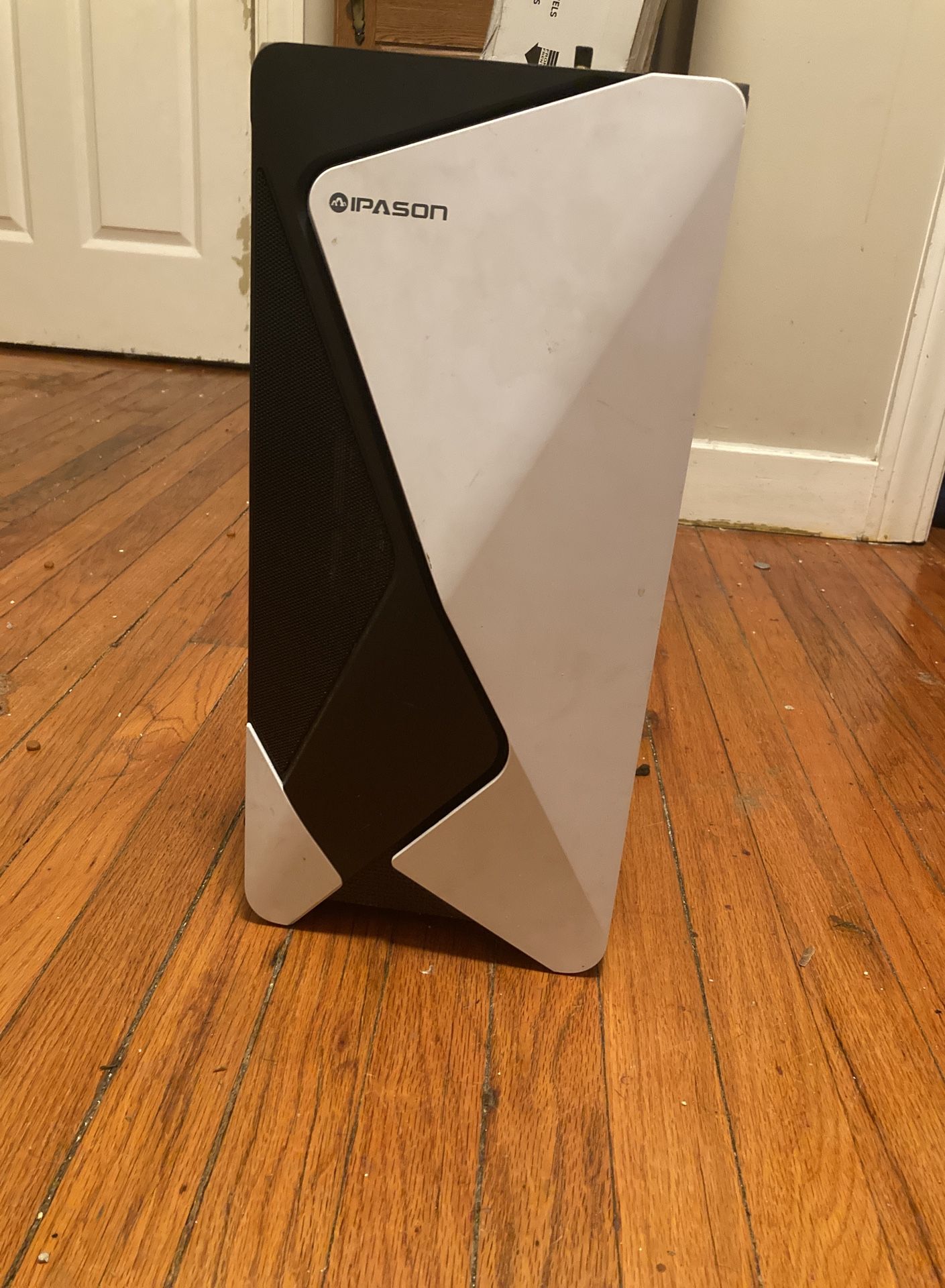 Desktop IPASON Computer 