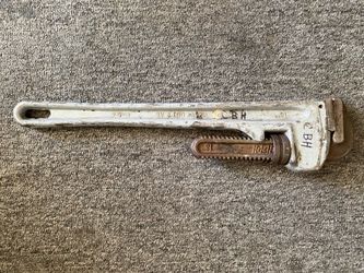 18” heavy duty pipe wrench
