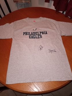 Signed Eagles Grey Tee Shirt Size Medium (Signed By Eagles Mascot Swoop #00 &#30  Thumbnail